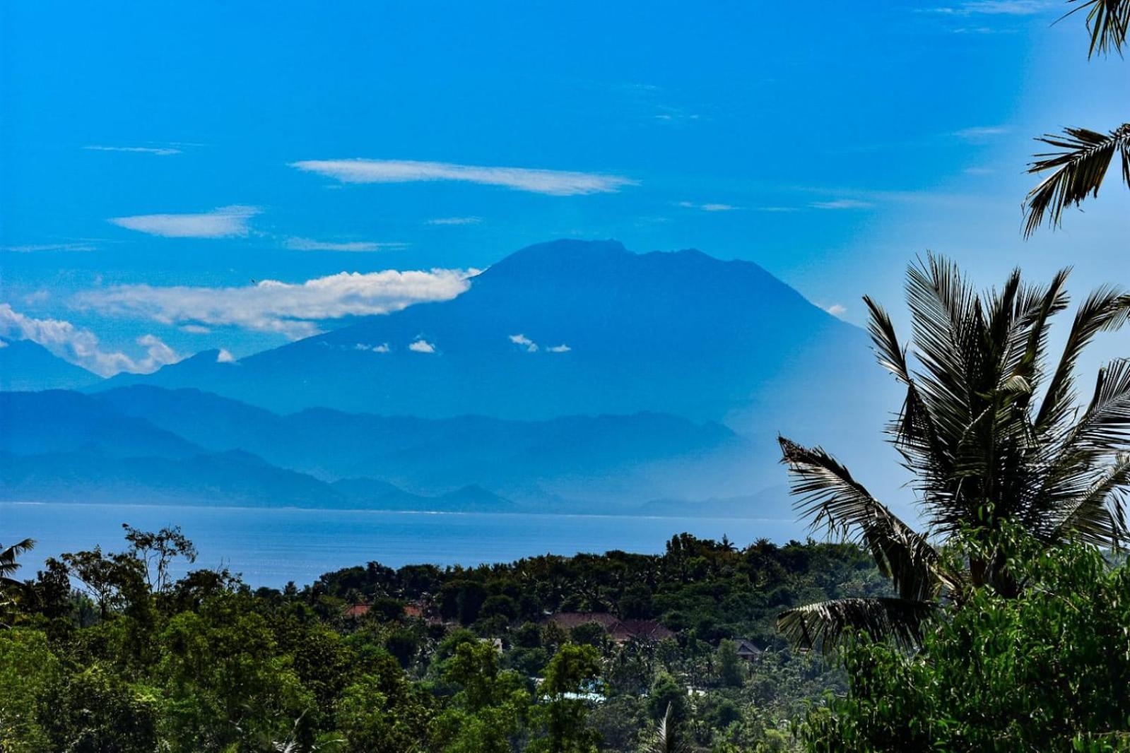 Mount Sea View Bungalow Toyapakeh Exterior photo
